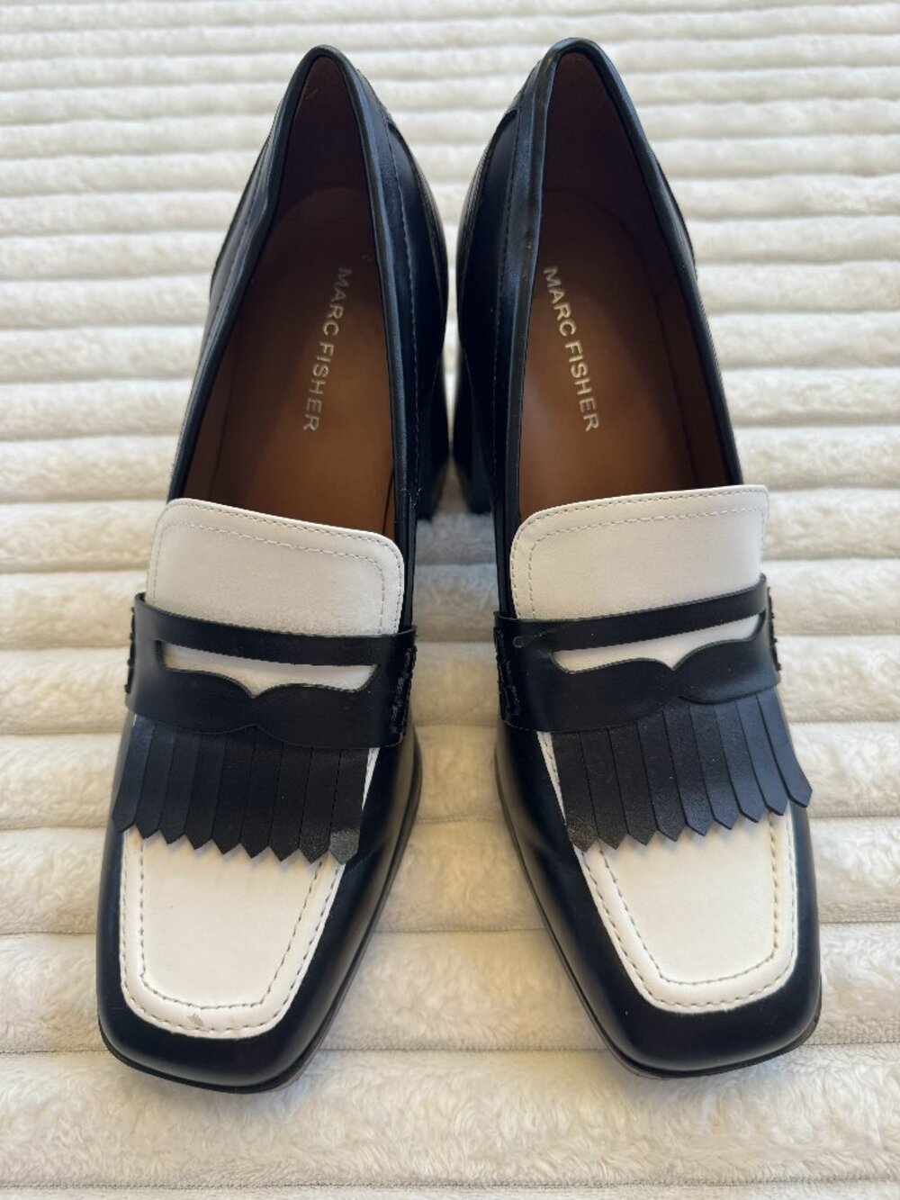 Marc Fisher Kiltie Loafer Pump Block Heel Navy White Size 8